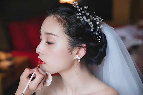 南宁婚礼跟拍|南宁花漾年化彩妆工作室